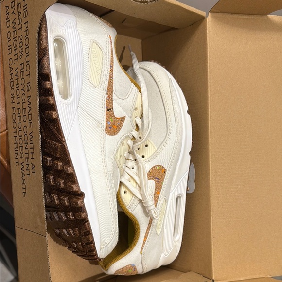 Nike Cream and Gold Air Max 90 SE Cork - Picture 9 of 9